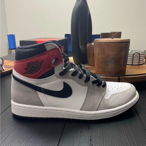 Air Jordan Retro High OG 'Smoke Grey'